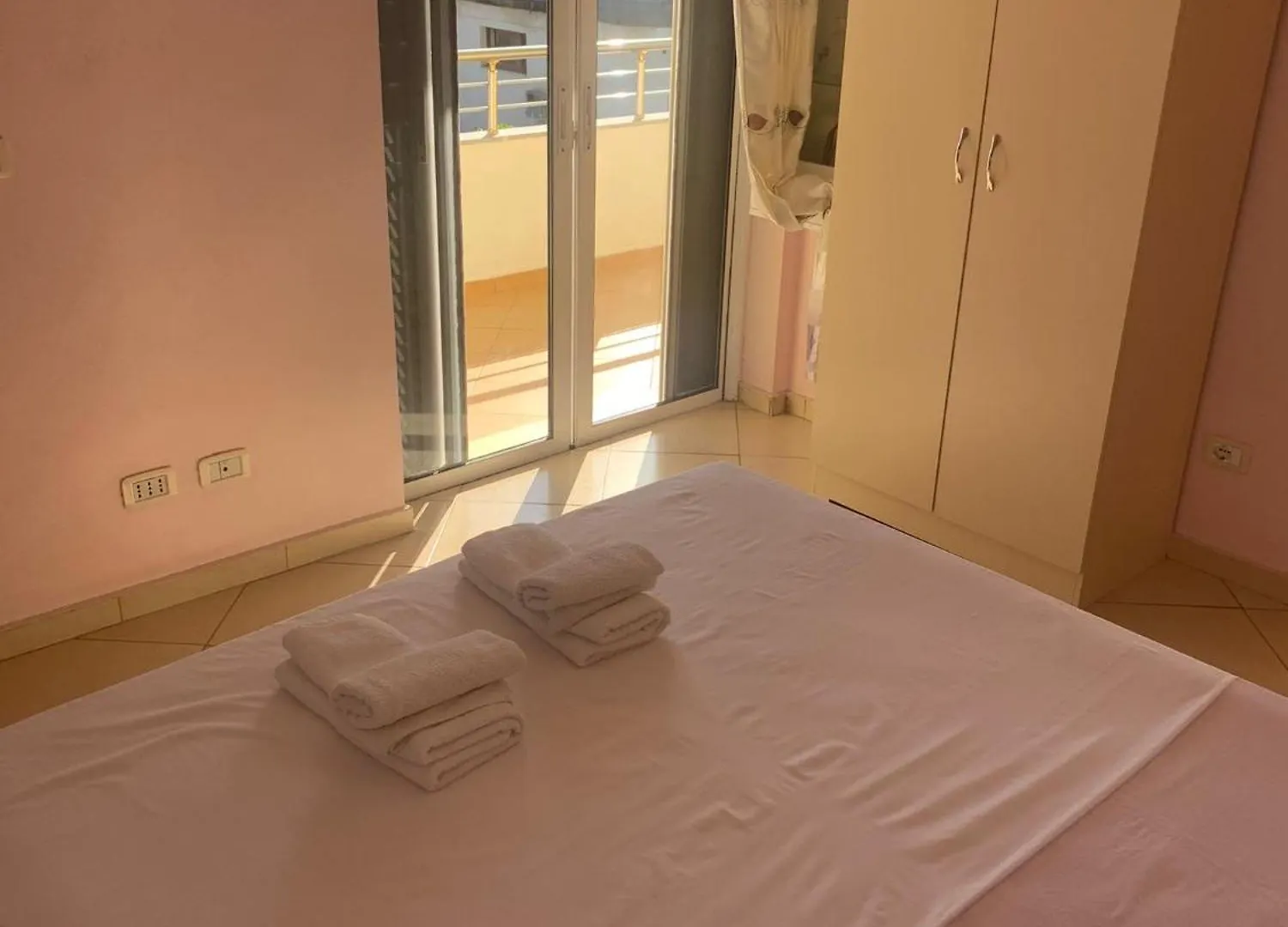 A 3-Floor Building With 4 Bedroom Near Beach Fier 0*,